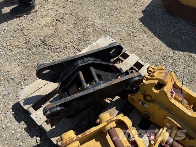 CAT  Attache rapide pour godet