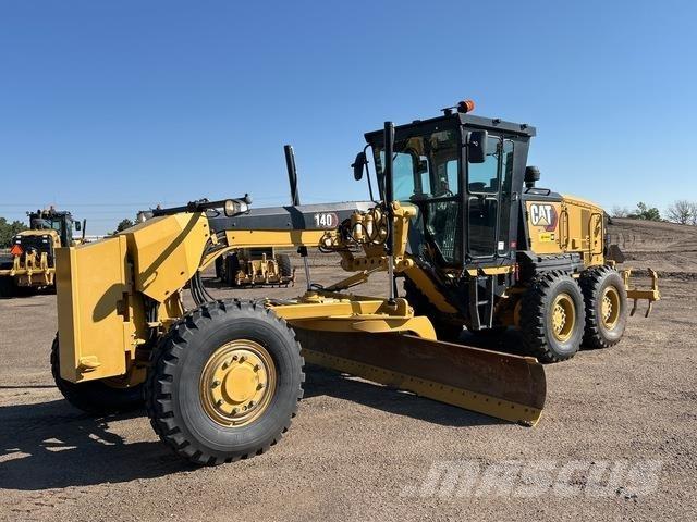 CAT 140 Niveleuse