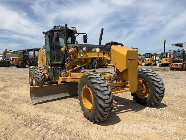 CAT 140 Niveleuse
