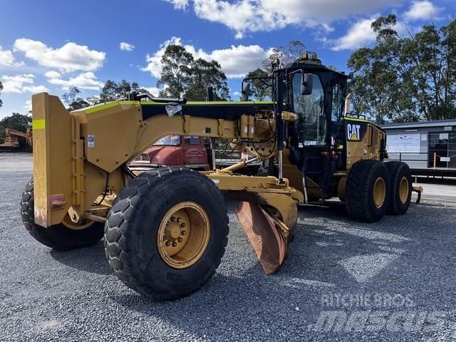 CAT 14M Niveleuse