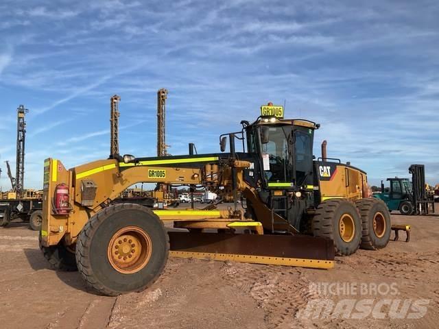 CAT 14M Niveleuse