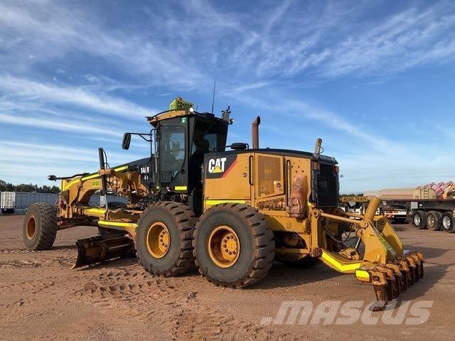 CAT 14M Niveleuse