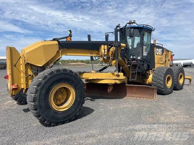 CAT 16M Niveleuse