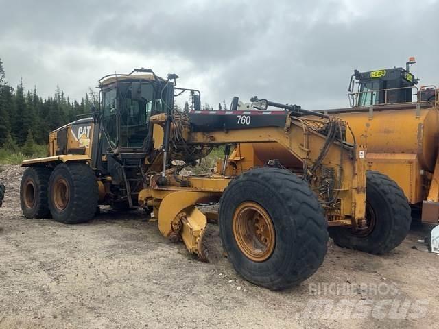 CAT 16M Niveleuse
