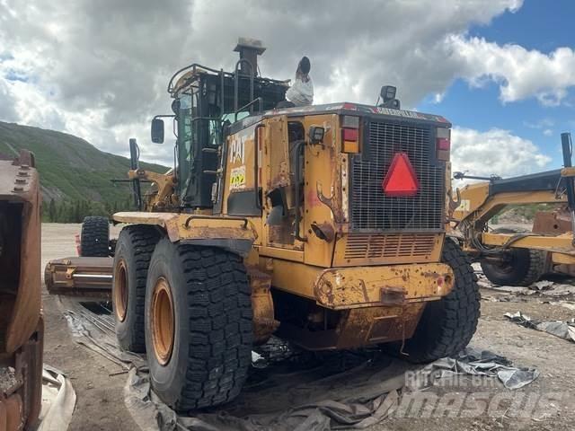 CAT 16M Niveleuse