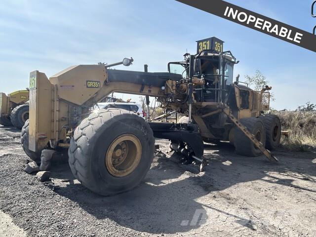 CAT 16M Niveleuse