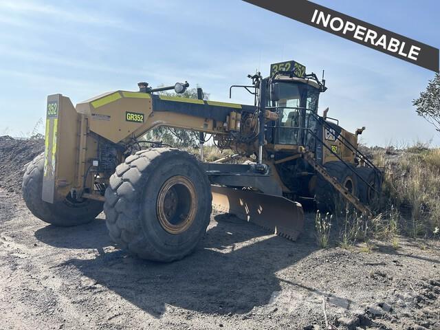 CAT 16M Niveleuse
