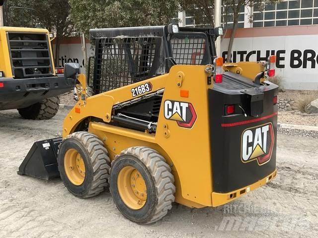 CAT 216B3 Chargeuse compacte