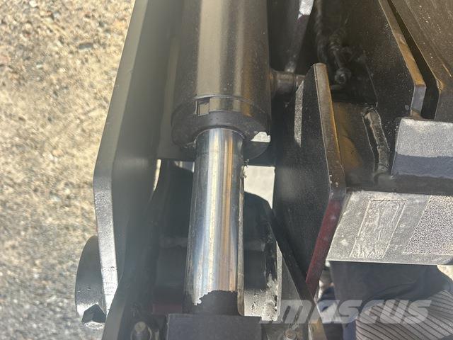 CAT 216B3 Chargeuse compacte
