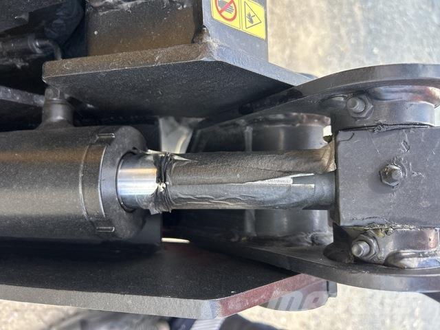 CAT 216B3 Chargeuse compacte