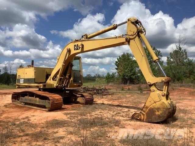 CAT 225 Pelle sur chenilles