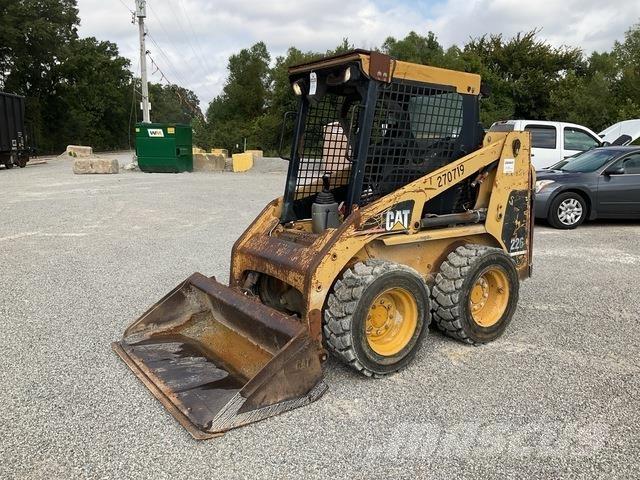 CAT 226 Chargeuse compacte