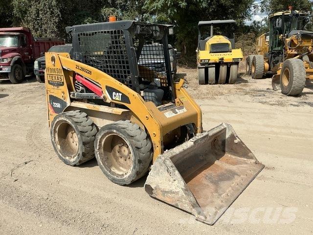 CAT 226B3 Chargeuse compacte
