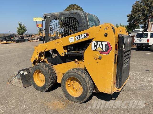 CAT 226D3 Chargeuse compacte
