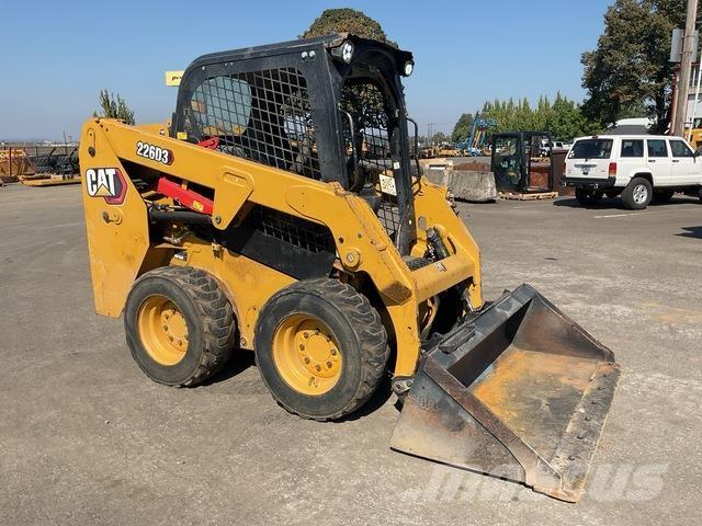 CAT 226D3 Chargeuse compacte
