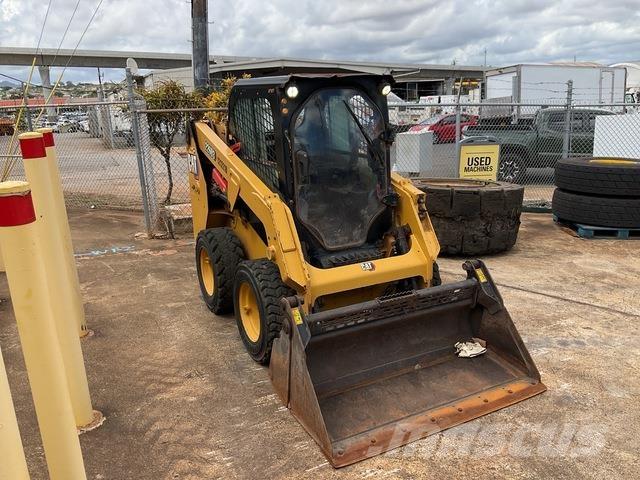CAT 226D3 Chargeuse compacte