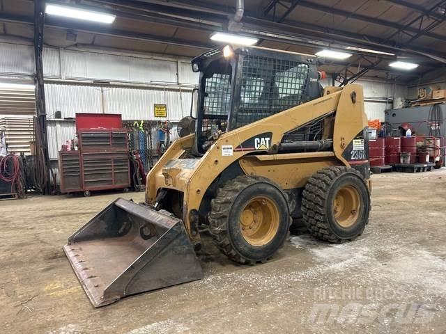 CAT 236B Chargeuse compacte