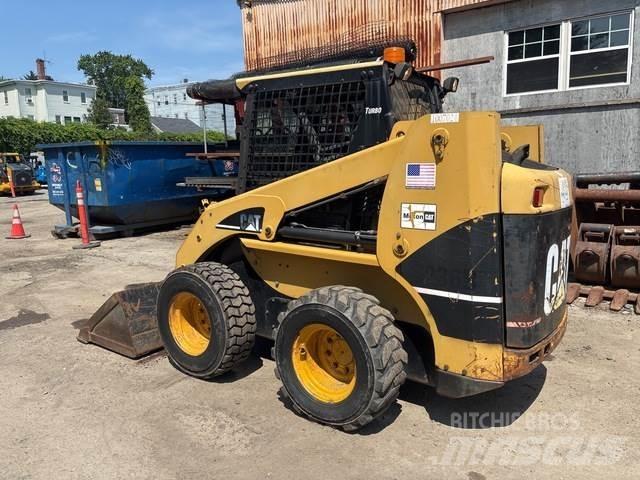 CAT 236B Chargeuse compacte