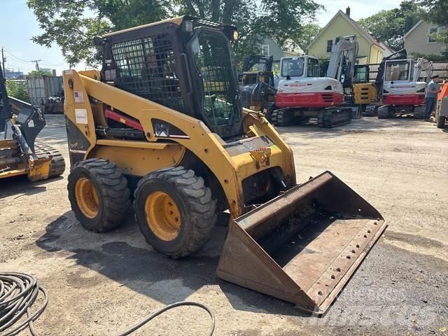 CAT 236B Chargeuse compacte