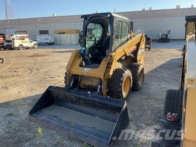 CAT 236D Chargeuse compacte