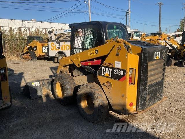 CAT 236D Chargeuse compacte