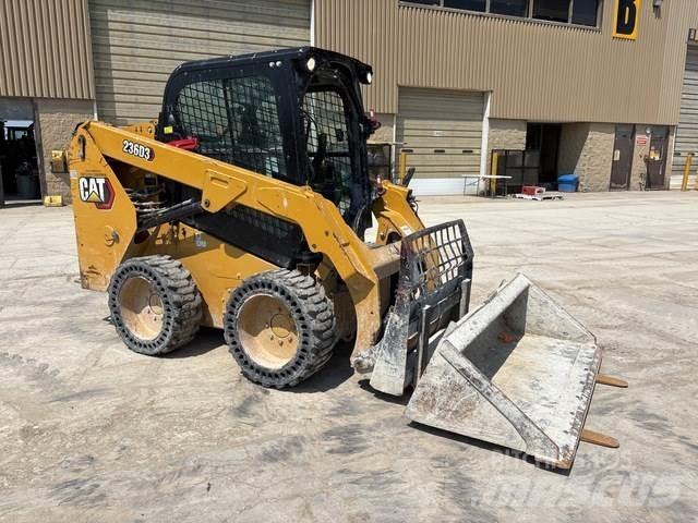 CAT 236D3 Chargeuse compacte