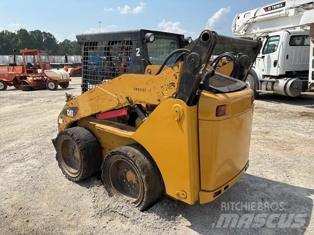 CAT 242B3 Chargeuse compacte