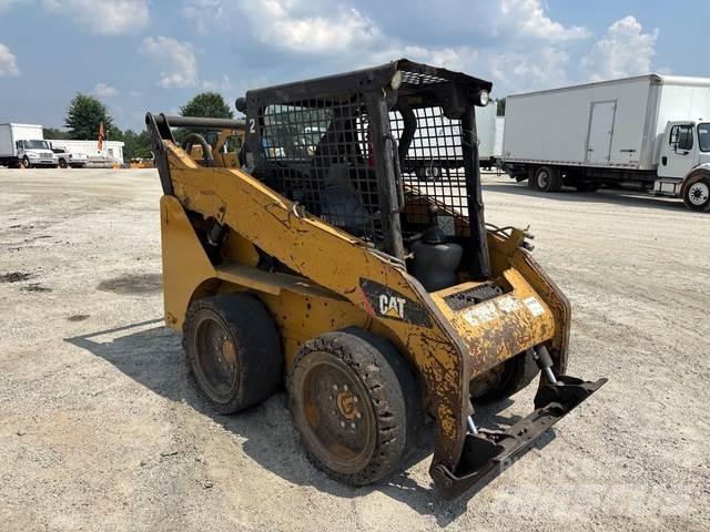 CAT 242B3 Chargeuse compacte