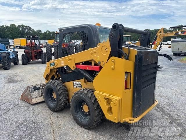 CAT 242D Chargeuse compacte