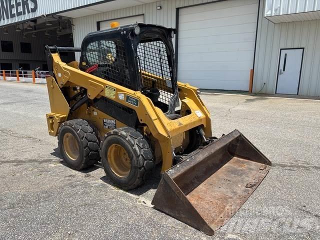 CAT 242D Chargeuse compacte
