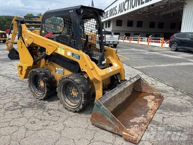 CAT 242D Chargeuse compacte