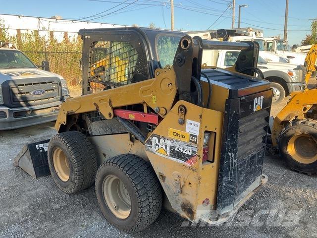 CAT 242D Chargeuse compacte