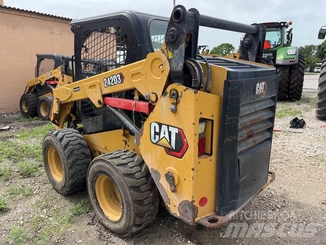 CAT 242D3 Chargeuse compacte