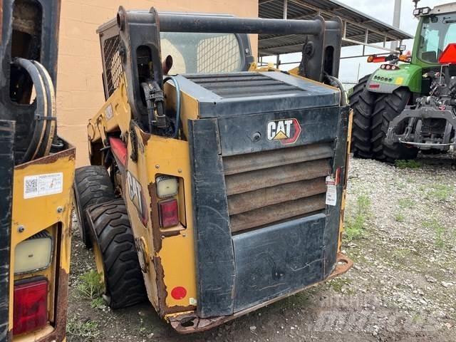 CAT 242D3 Chargeuse compacte