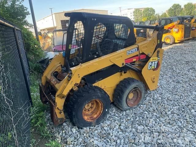 CAT 242D3 Chargeuse compacte