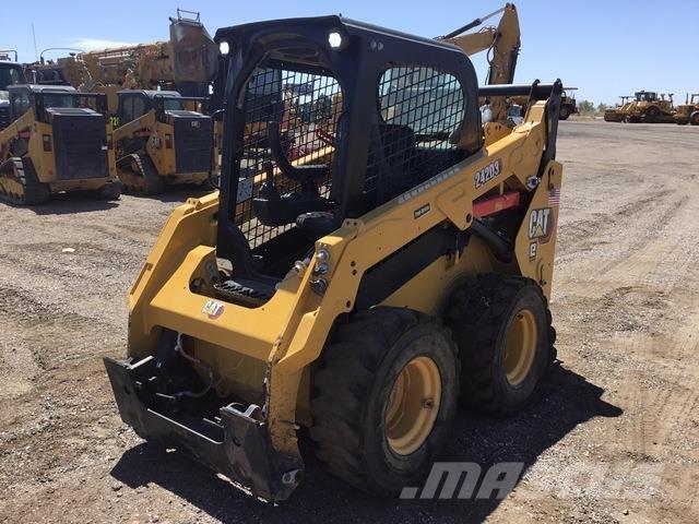 CAT 242D3 Chargeuse compacte