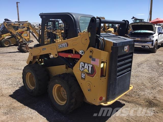 CAT 242D3 Chargeuse compacte