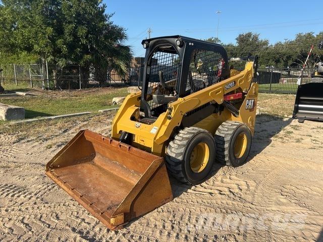 CAT 242D3 Chargeuse compacte