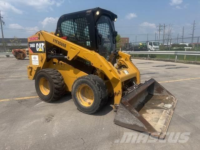 CAT 246D Chargeuse compacte