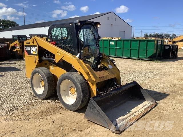 CAT 246D Chargeuse compacte