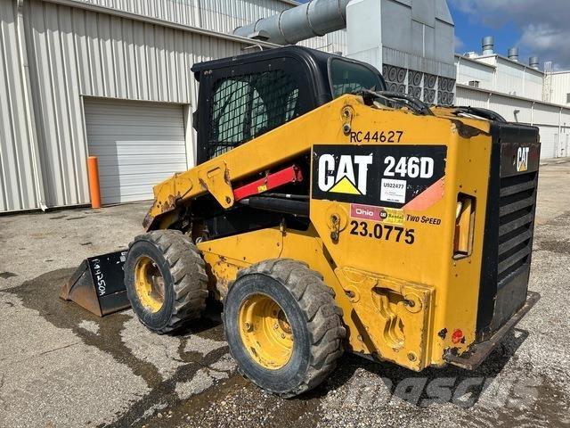CAT 246D Chargeuse compacte