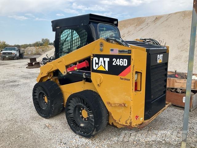 CAT 246D Chargeuse compacte
