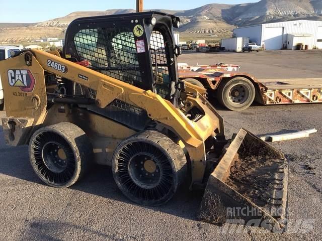 CAT 246D3 Chargeuse compacte