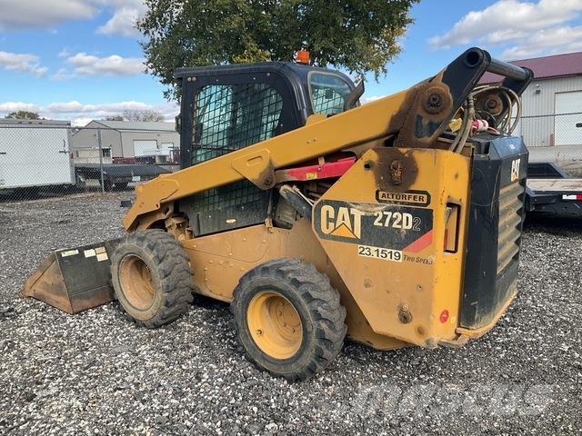 CAT 272D2 Chargeuse compacte