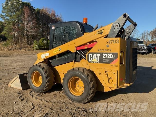CAT 272D2 XHP Chargeuse compacte