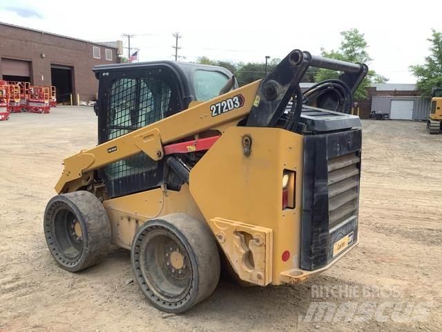 CAT 272D3 Chargeuse compacte