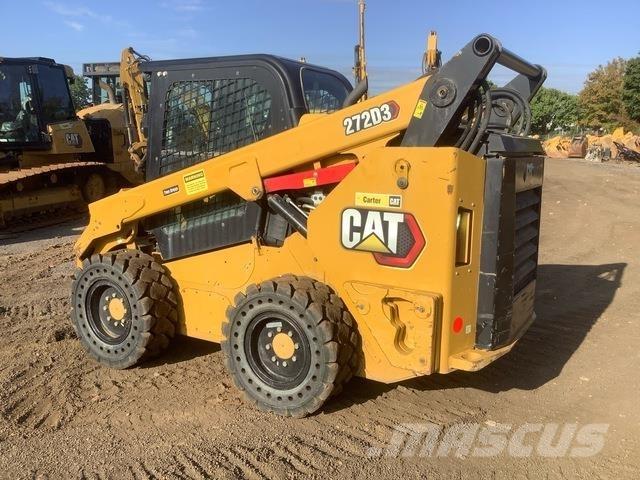 CAT 272D3 Chargeuse compacte