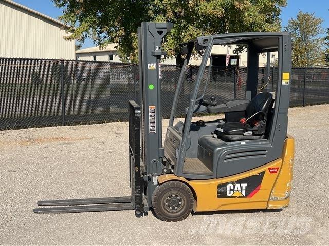 CAT 2ET2500 Chariots élévateurs électriques