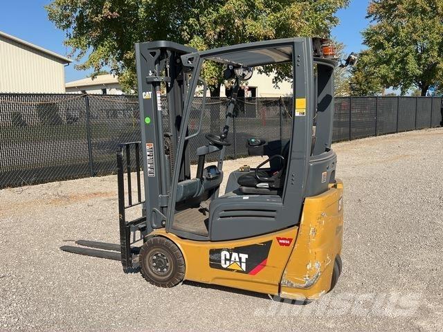 CAT 2ET2500 Chariots élévateurs électriques