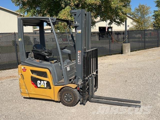CAT 2ET2500 Chariots élévateurs électriques
